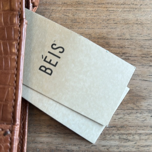 NWT Beis Crossbody Bag in Cognac Faux Croc - Structured Bag for Fall - Picture 8 of 12